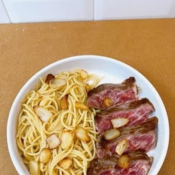Beef Garlic Pasta