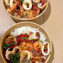 กะเพราทะเลพริกแห้ง