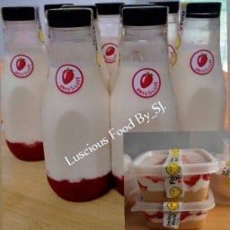 ลัสเชิส ฟู้ด by_sj.(ข้าวไข่ข้น,นมสดสตรอเบอร์รี่)