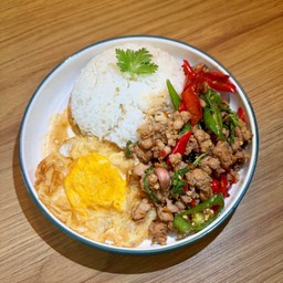 ข้าวผัดกระเพราเนื้อ