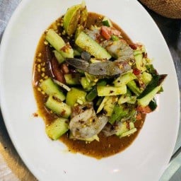 ส้มตำลีซู ตำปากเบิร์น