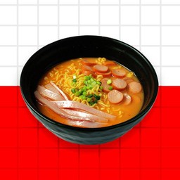 บะหมี่แฮมและใส้กรอกซุปกระดูกหมูข้น