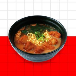 บะหมี่ไก่ทอดซุปกระดูกหมูข้น