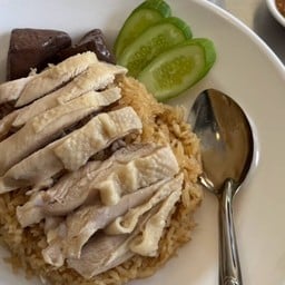 ข้าวมันไก่ สตอรี่ สีลม 26