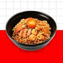 บะหมี่แฮมและไส้กรอกไข่ดองซีอิ๊ว รสเผ็ด