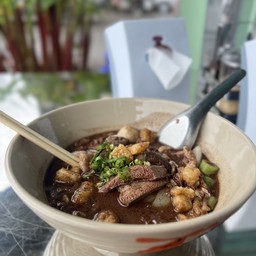 ก๋วยเตี๋ยวเรือเส้นบะหมี่