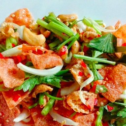 ยำสามกรอบทรงเครื่อง