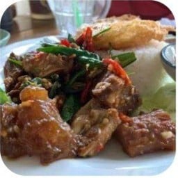 ร้านลุงกับป้า (เจ้าเก่าหอ1ญ มช)