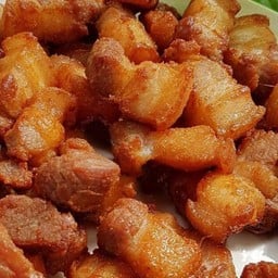 สามชั้นทอดน้ำปลา