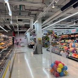 Villa Market Paradise Park