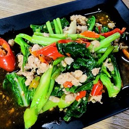 ผัดคะน้าหมูสับ