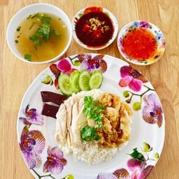 ข้าวมันไก่ตัวพี่byต้นสน