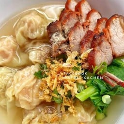 เกี๊ยวน้ำหมูแดงย่าง