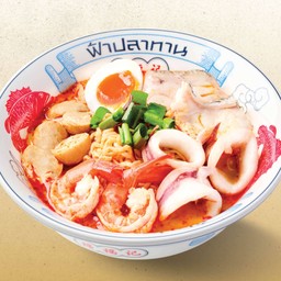 ก๋วยเตี๋ยวต้มยำน้ำข้นปลาเก๋าทะเลรวมมิตร กุ้ง,ปลาหมึก
