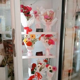 ช่อดอกไม้สดมินิมอลมีดอกเดียวด้วยนะคะ