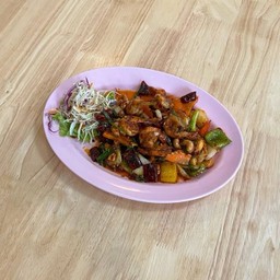กุ้งขาวผัดเม็ดม่ะม่วง.