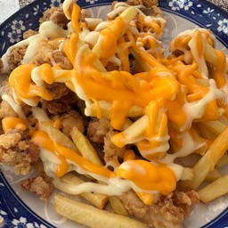 เซตไก่ทอดคลุกซอส+เฟรนฟรายส์ราดชีส