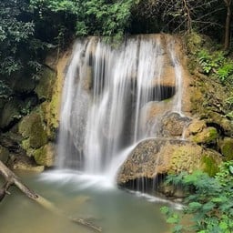 น้ำตกพลาญทอง