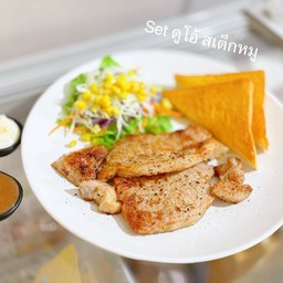 สเต็กหมูพริกไทยดำ