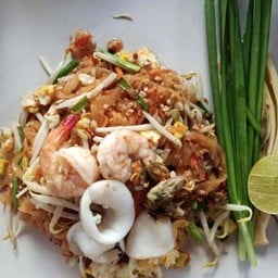 ร้านผัดไทย-หอยทอด(สุขาภิบาล5 ซอย 65)