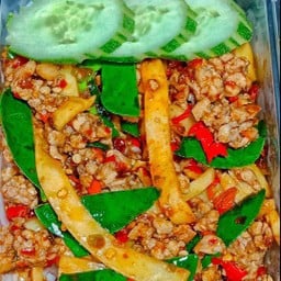 ข้าวพริกแกง