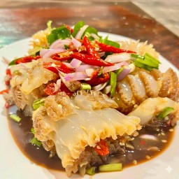 ยำแมงกะพรุนหัวกระสุน 2ตัว