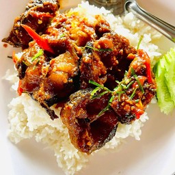 พริกแกงปลาดุกกรอบ