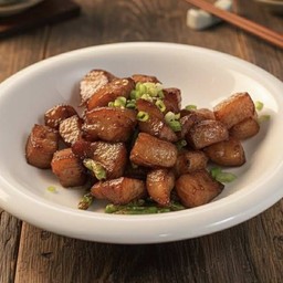 คอหมูทอดน้ำปลา