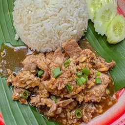 ข้าวเนื้อผัดกระเทียมสด