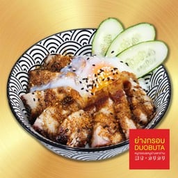 [อร่อยซ่ากับโค้ก] ข้าวหน้าหมูดงบุริ + โค้ก ออริจินัล (กระป๋อง)