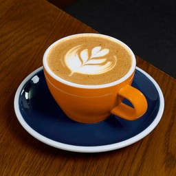 Flat White (แฟลตไวท์ เสิร์ฟร้อน)