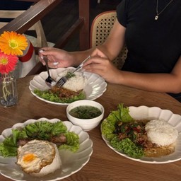 ข้าวหมูทอดซีอิ๊ว