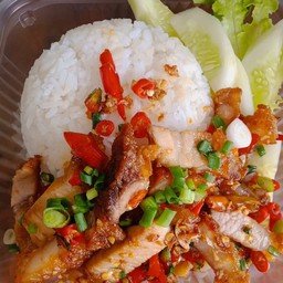 หมูกรอบคั่วพริกเกลือ