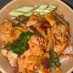 ข้าวผัดพริกเผาหมูชิ้น