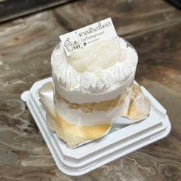 เค้กมะพร้าวอ่อนกะทิสด coconut cake