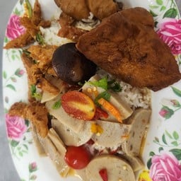 เจ๊น้อยข้าวเหนียวมะม่วง ข้าวแกงบางบัวทอง