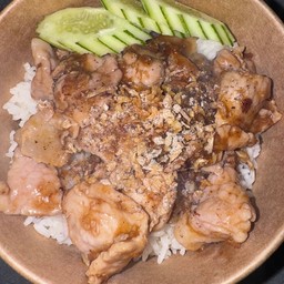 ข้าวหมูกระเทียม