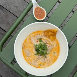 หม่าล่าเฮ้า (พร้อมน้ำจิ้มถั่ว)