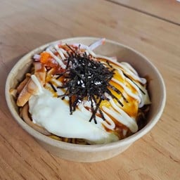 เพื่อน มาม่าเกาหลีห่อไข่ & ไข่ดาวชีส