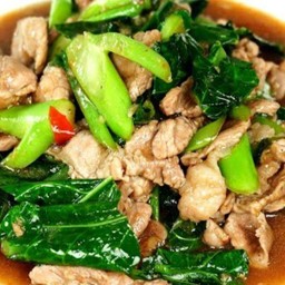ผัดคะน้าหมูชิ้น(เป็นกับข้าว