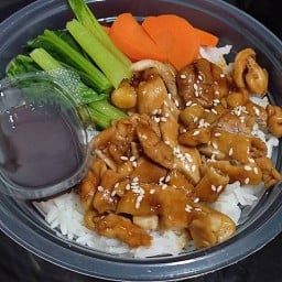 ข้าวเทอริยา ไก่นุ่ม ประชาอุทิศ