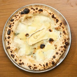 Four+1 cheese