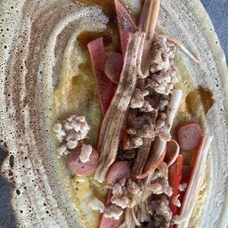 ขนาดจับโบ้  ไข่ หมูสับ ไส้กรอก ปูอัด