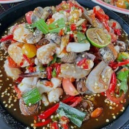 อาเธอร์ ส้มตำยำผลไม้สด แซ่บซี๊ด
