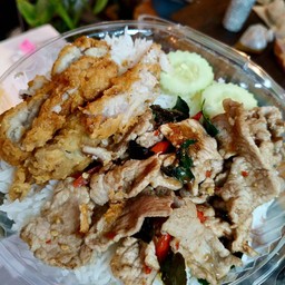 ข้าวหมูผัดน้ำพริกกะปิ+ไก่ทอด