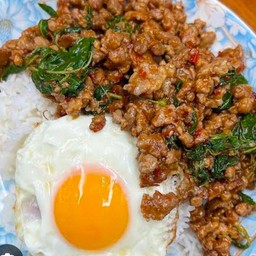 ข้าว+กระเพราหมูสับ 2 กล่อง ฟรีไข่ดาว 1 ใบ