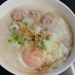 โจ๊กหมูสับ ใส่ไข่ลวก