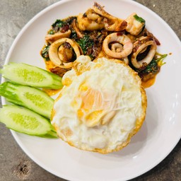 กระเพราทะเลไข่ดาว