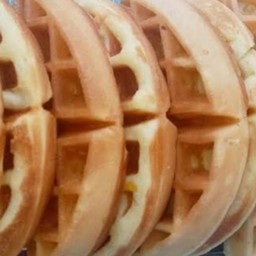 สถานีวาฟเฟิลบ้าบิ่น+ขนมปังแผ่นอบสอดใส้