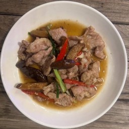 ผัดน้ำมันหอย(หมูหมัก)